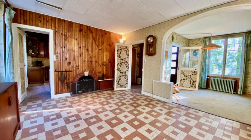 Maison de caractère à rénover À VENDRE, Limours, salon, par inside immobilier Orsay