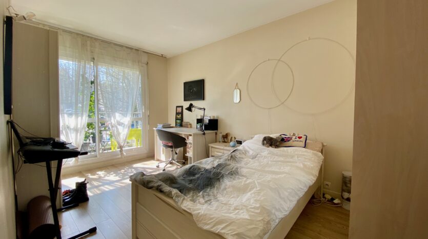 appartement 4 pièces A vendre 90 m2 à dernier étage à Orsay, chambre 3 avec balcon, par Inside immobilier Orsay