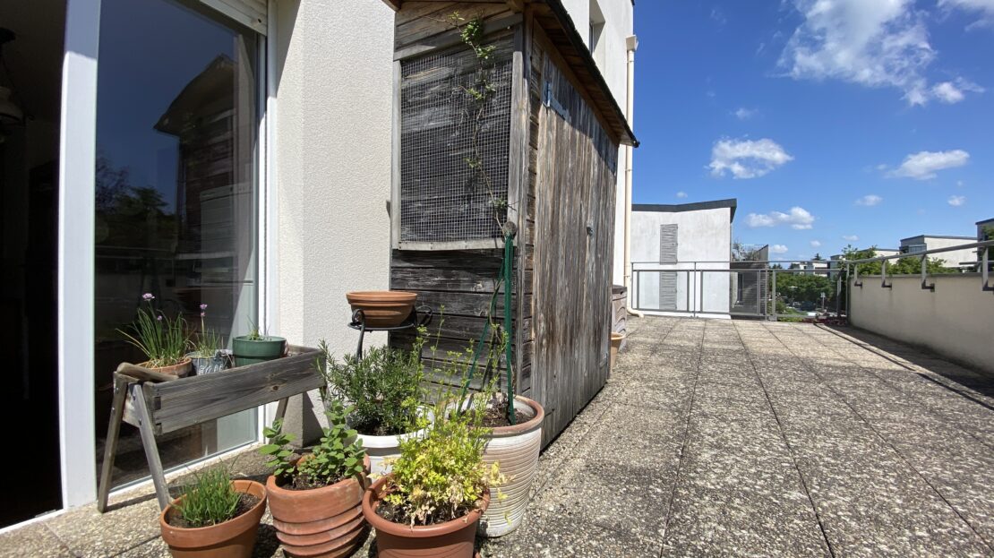 Vente-Les-Ulis-Appartement-3-pieces-terrasse-et-balcon-terrasse-par-INSIDE