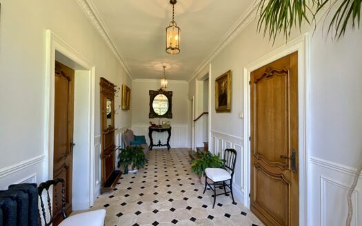 Maison bourgeoise, parc de 1 ha et maison annexe, à 20 minutes de Saclay, au Sud Ouest de Paris
