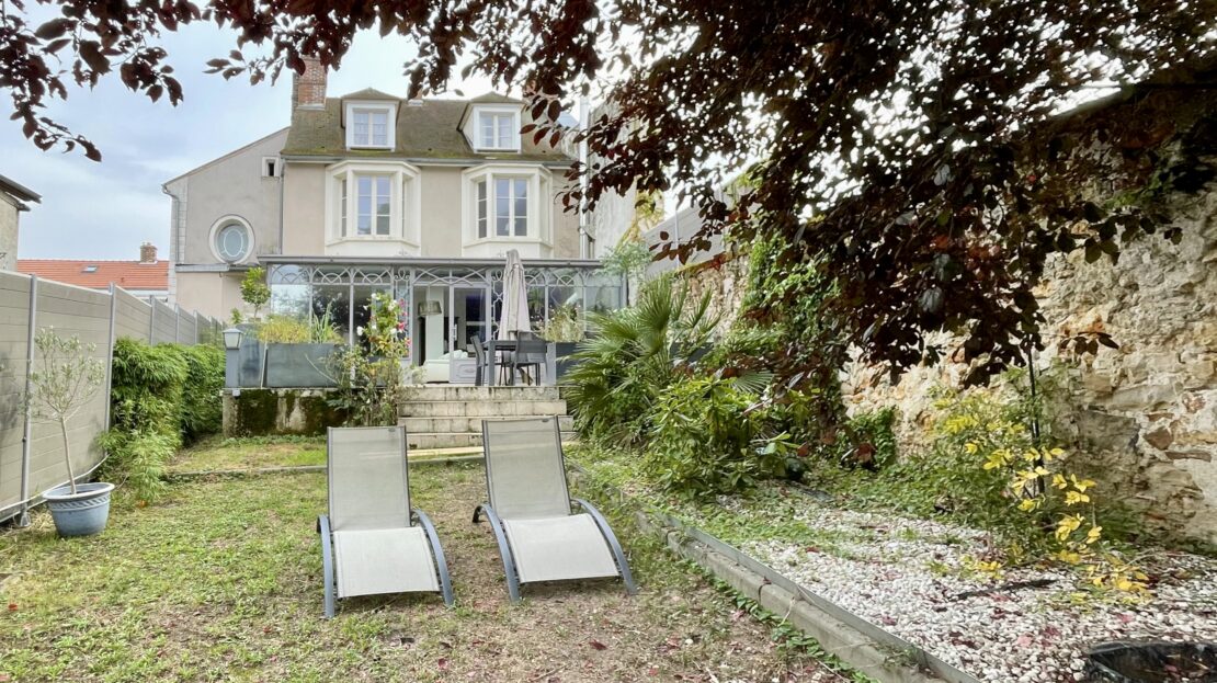 Maison bourgeoise Orsay extérieur par Inside