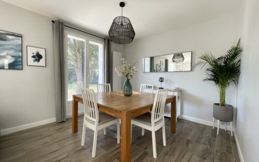 Chevry, Maison avec combles aménagés